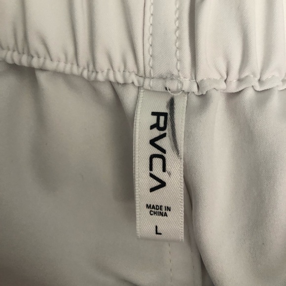 White RVCA Shorts - Picture 4 of 4